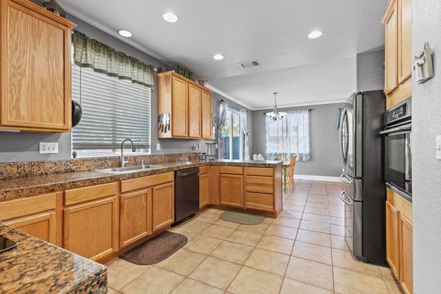 1986 Branding Iron Way, Plumas Lake, CA 95961