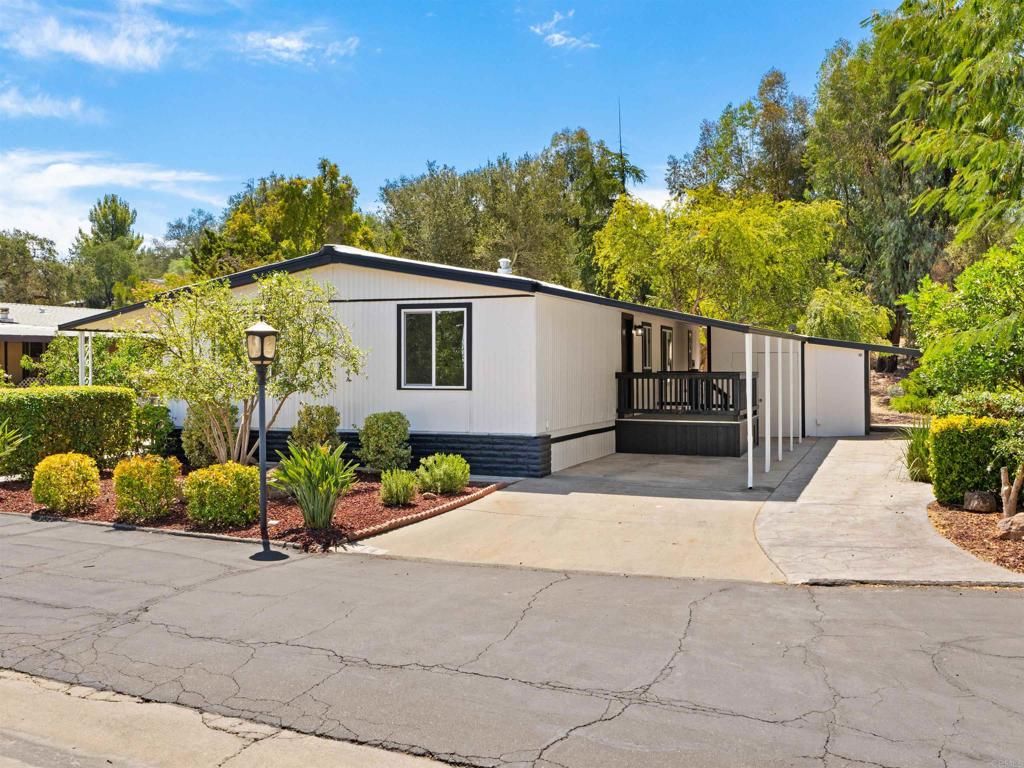 18218 Paradise Mtn Rd 14, Valley Center, CA 92082 — exterior