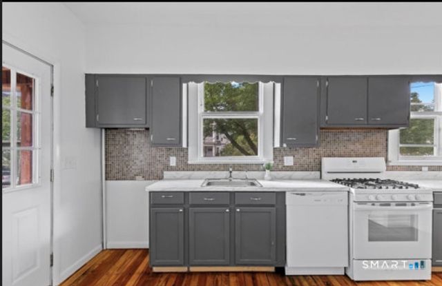 212 Maple Street, New Haven, CT 06511