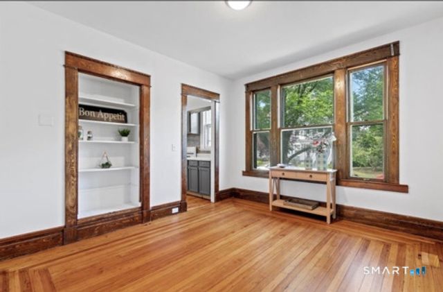 212 Maple Street, New Haven, CT 06511