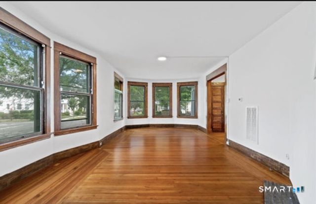 212 Maple Street, New Haven, CT 06511