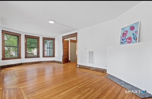 212 Maple Street, New Haven, CT 06511