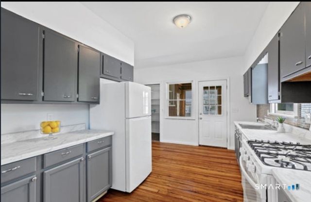 212 Maple Street, New Haven, CT 06511