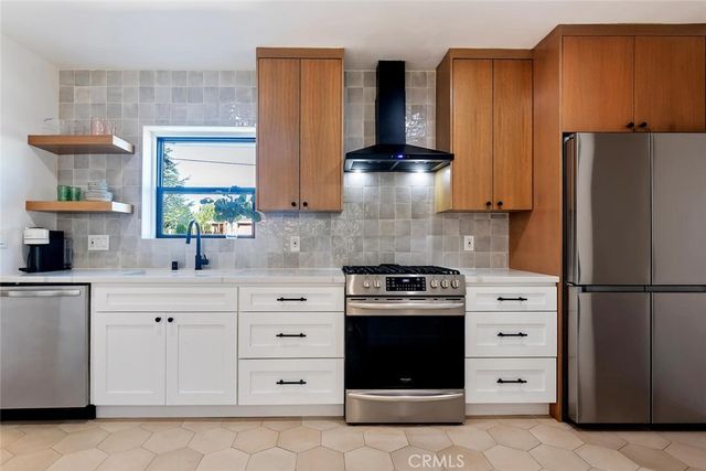 6554 Colbath, Valley Glen, CA 91401