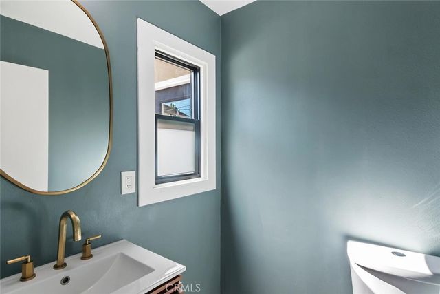 6554 Colbath, Valley Glen, CA 91401