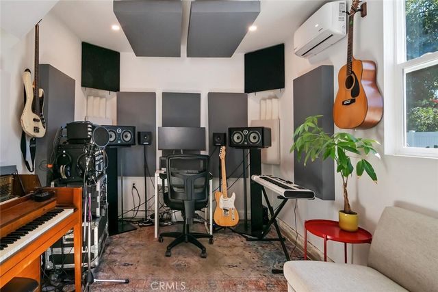 6554 Colbath, Valley Glen, CA 91401