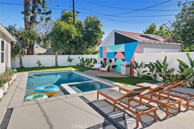 6554 Colbath, Valley Glen, CA 91401