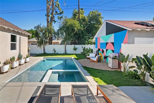 6554 Colbath, Valley Glen, CA 91401