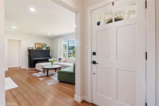 6554 Colbath, Valley Glen, CA 91401