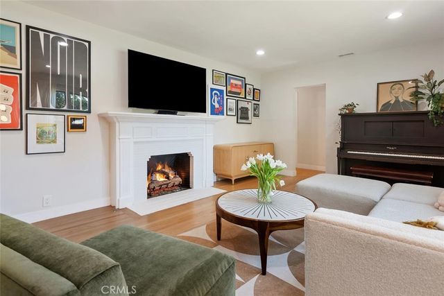 6554 Colbath, Valley Glen, CA 91401