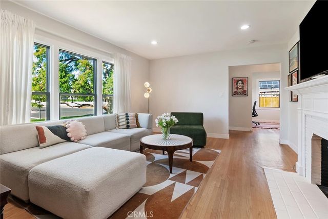 6554 Colbath, Valley Glen, CA 91401