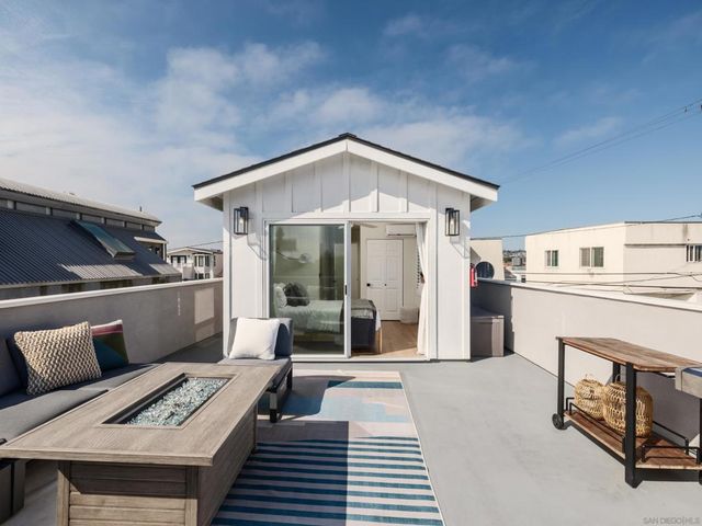 822 Seagirt Ct, San Diego, CA 92109