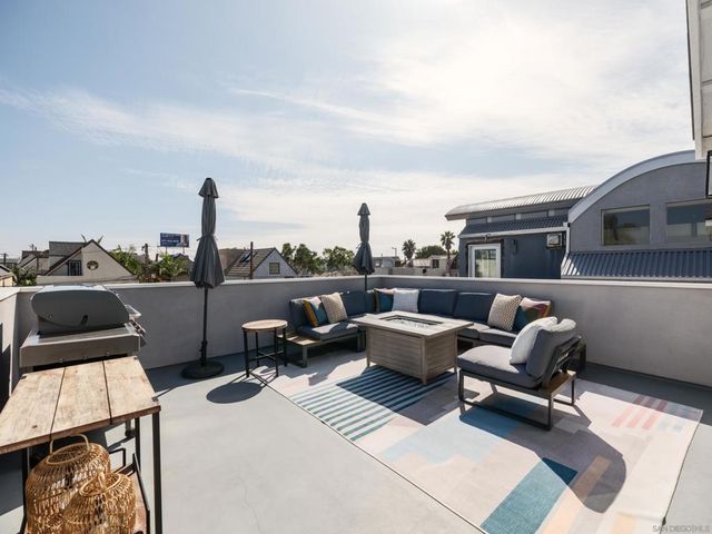 822 Seagirt Ct, San Diego, CA 92109