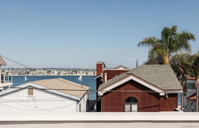 822 Seagirt Ct, San Diego, CA 92109