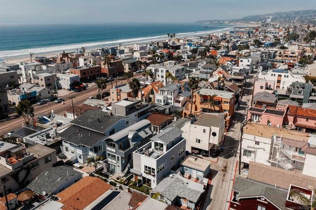 822 Seagirt Ct, San Diego, CA 92109