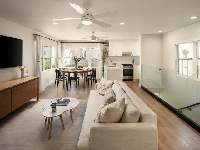 822 Seagirt Ct, San Diego, CA 92109