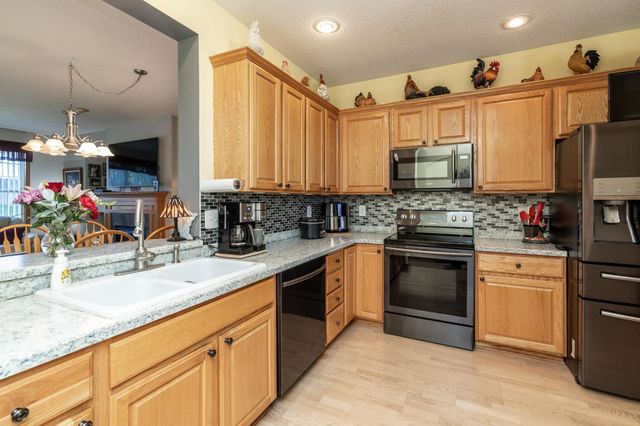 15053 Dutchman Way, Apple Valley, MN 55124