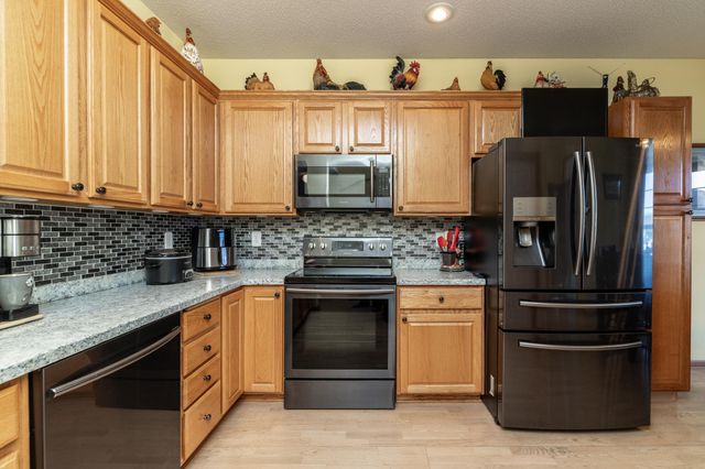 15053 Dutchman Way, Apple Valley, MN 55124
