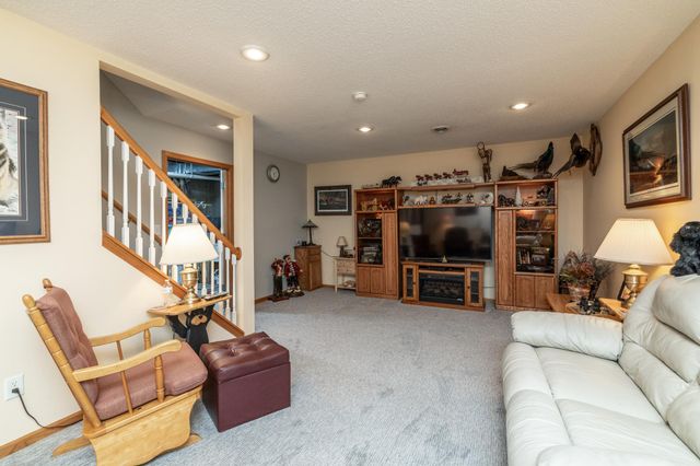 15053 Dutchman Way, Apple Valley, MN 55124
