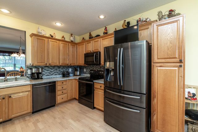 15053 Dutchman Way, Apple Valley, MN 55124