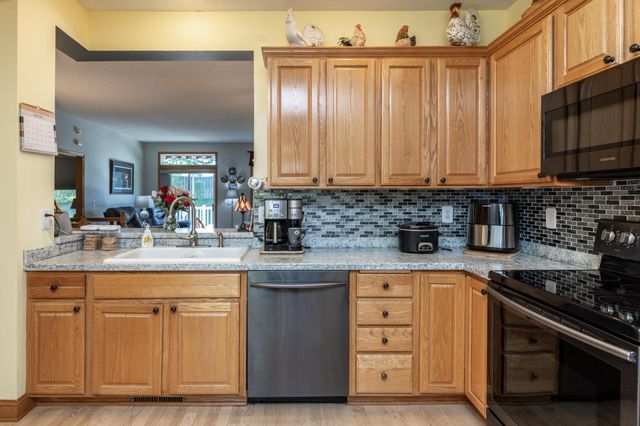 15053 Dutchman Way, Apple Valley, MN 55124