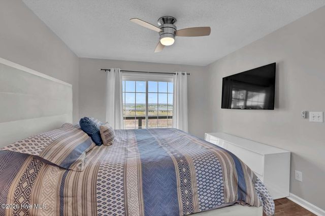 1001 S Topsail Drive, Surf City, NC 28445