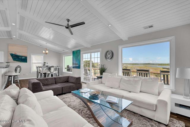1001 S Topsail Drive, Surf City, NC 28445
