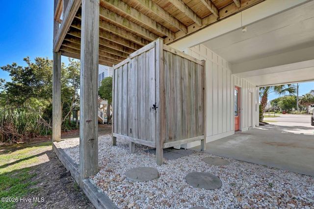 1001 S Topsail Drive, Surf City, NC 28445