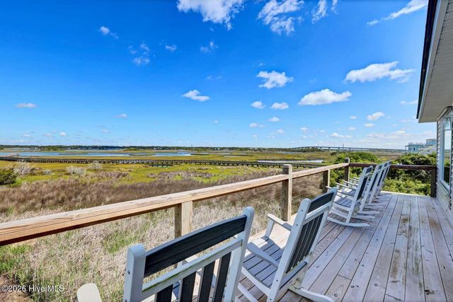 1001 S Topsail Drive, Surf City, NC 28445
