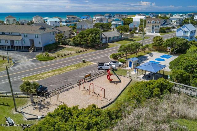 1001 S Topsail Drive, Surf City, NC 28445