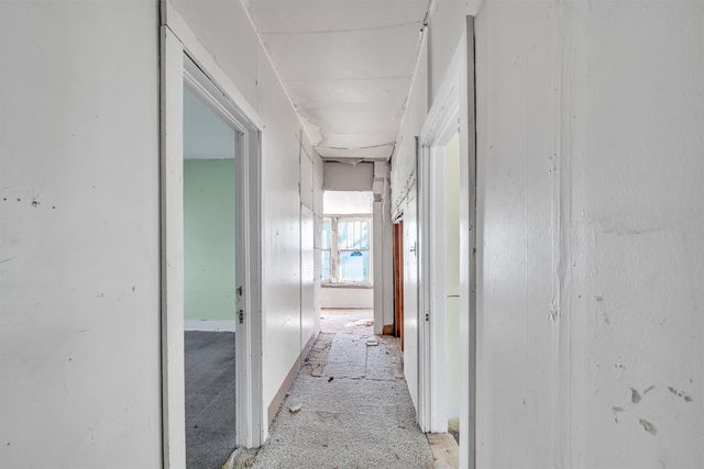 852 N Woodrow Ave, Wichita, KS 67203