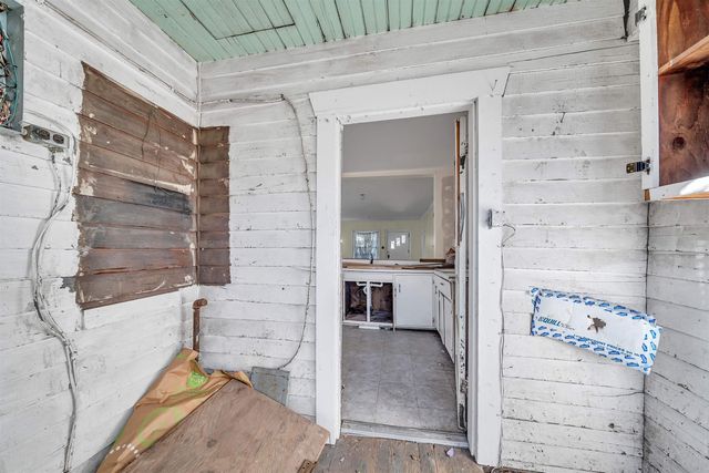 852 N Woodrow Ave, Wichita, KS 67203