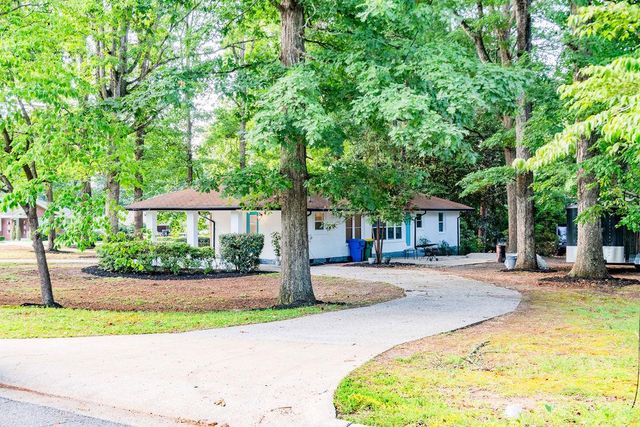 5165 WOODLAND Drive, Forest Park, GA 30297