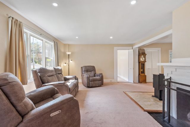 71 Linden Street, Exeter, NH 03833