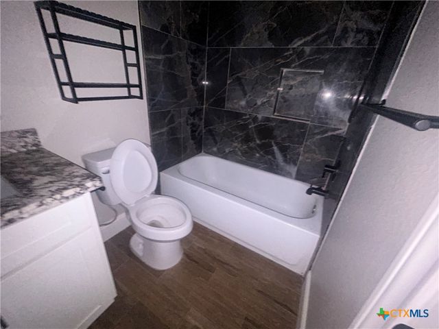 104 Mesquite Street, Louise, TX 77455