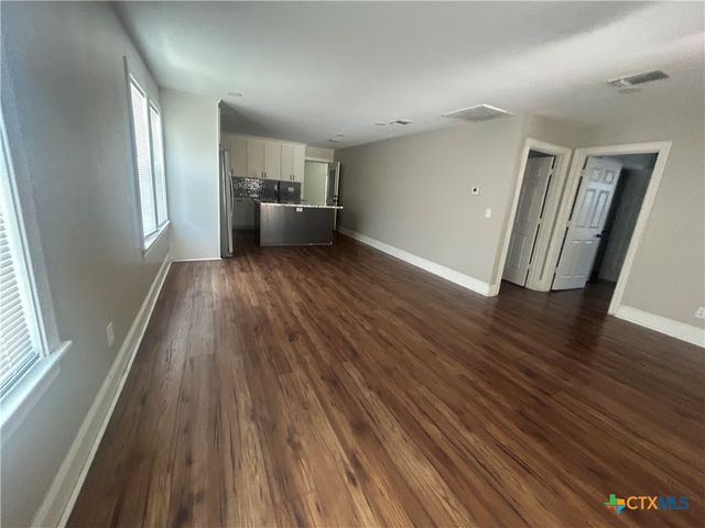 104 Mesquite Street, Louise, TX 77455