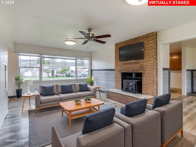 412 Se GRANT St, Sheridan, OR 97378
