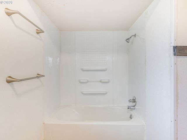 412 Se GRANT St, Sheridan, OR 97378