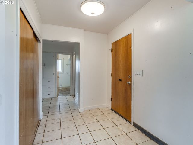 412 Se GRANT St, Sheridan, OR 97378