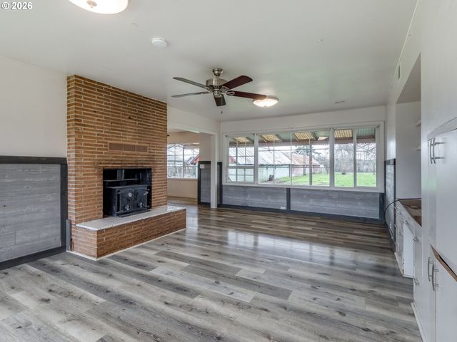 412 Se GRANT St, Sheridan, OR 97378