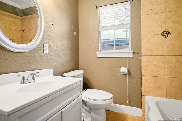 1535 edison, San Antonio, TX 78201
