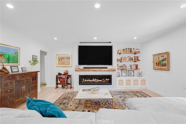 2312 6th 1, Santa Monica, CA 90405