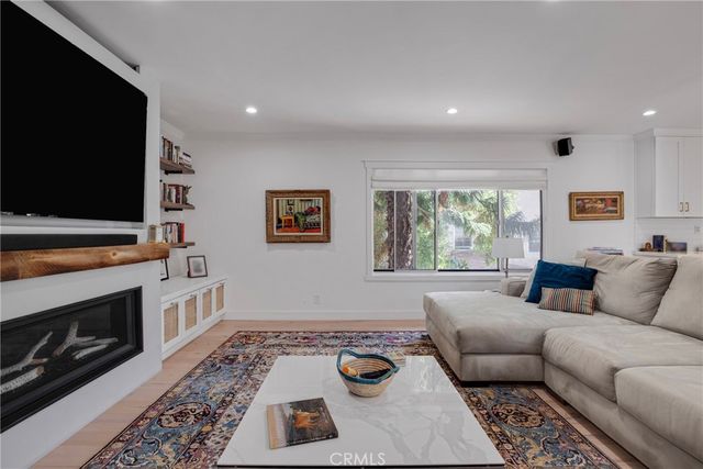 2312 6th 1, Santa Monica, CA 90405