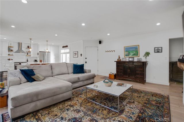 2312 6th 1, Santa Monica, CA 90405