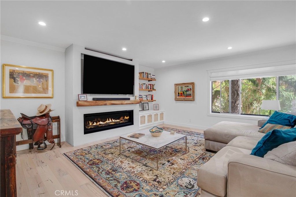 2312 6th 1, Santa Monica, CA 90405