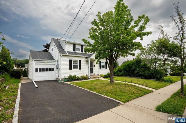 52 Knollwood Terrace, Clifton, NJ 07012