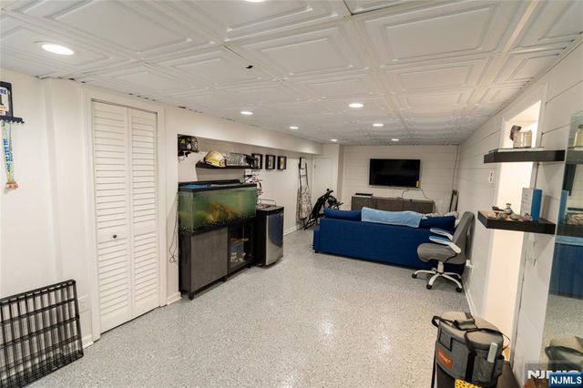 52 Knollwood Terrace, Clifton, NJ 07012