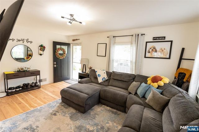 52 Knollwood Terrace, Clifton, NJ 07012