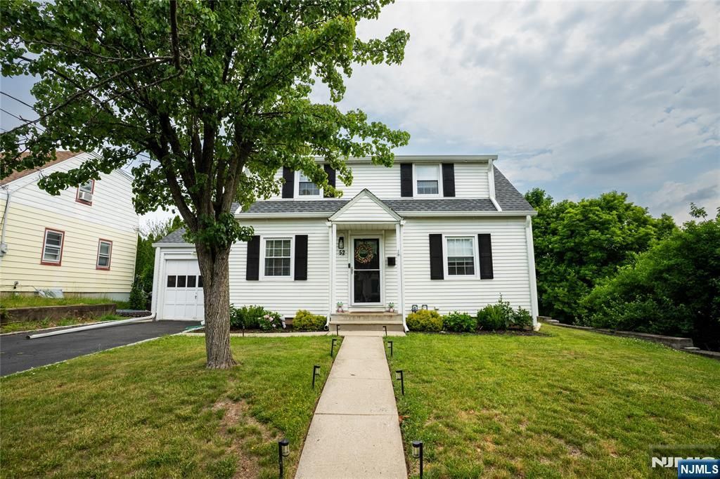 52 Knollwood Terrace, Clifton, NJ 07012
