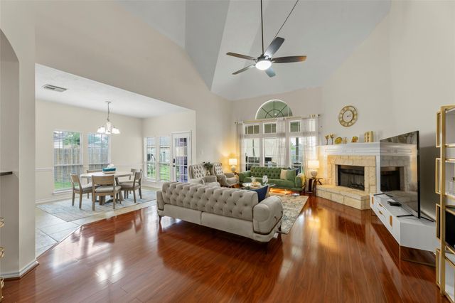 23307 Parkway Lakes Lane, Richmond, TX 77407